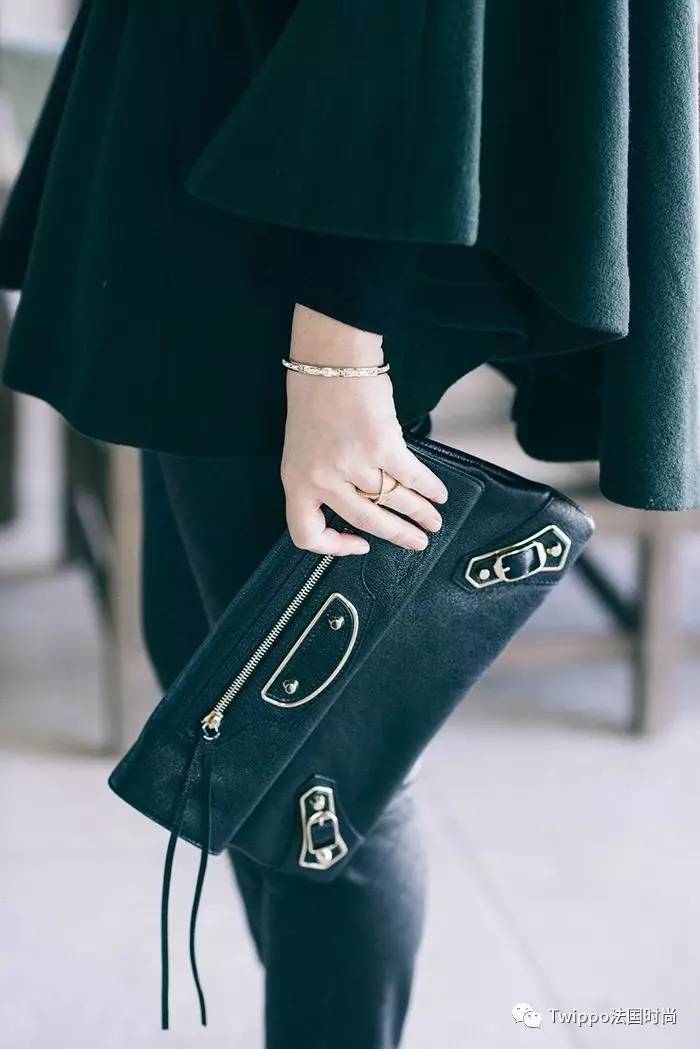 迷你小肩包,现在还流行小皮包包吗