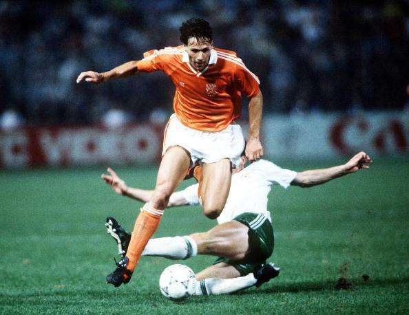 足球哪个人是最好的,足球谁巅峰最强