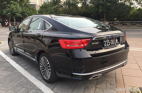 偶遇黑车牌,路遇黑色吉利博瑞