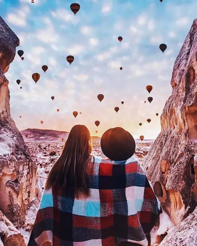 22岁大学生,靠一支画笔就能环游世界,他是怎么做到的?