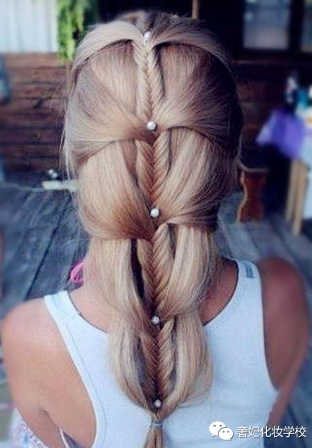 秋天适合戴帽子的编发教程中长发,适合秋天的新中式简单编发