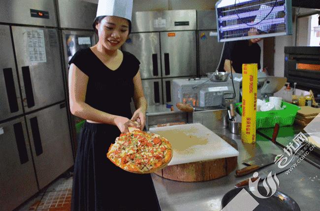 有颜值的披萨制作,合川女汉子