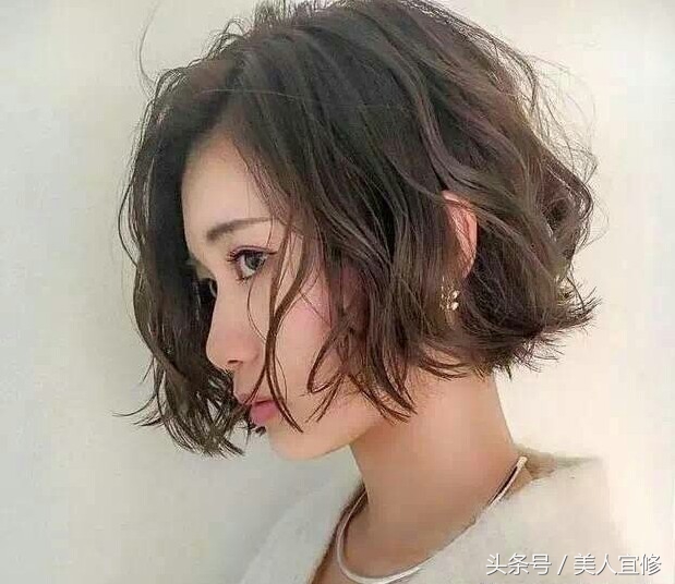 隐形烫全烫卷发发型图片,烟花烫卷发男生发型