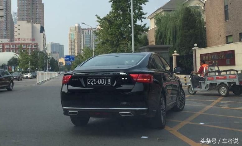 偶遇黑车牌,路遇黑色吉利博瑞