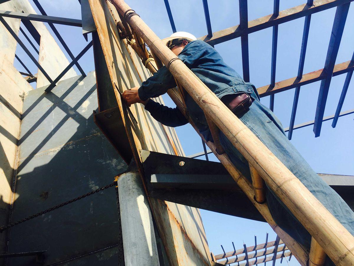 一艘渔船是怎样建造成的？这群北海匠人用一辈子来告诉你答案