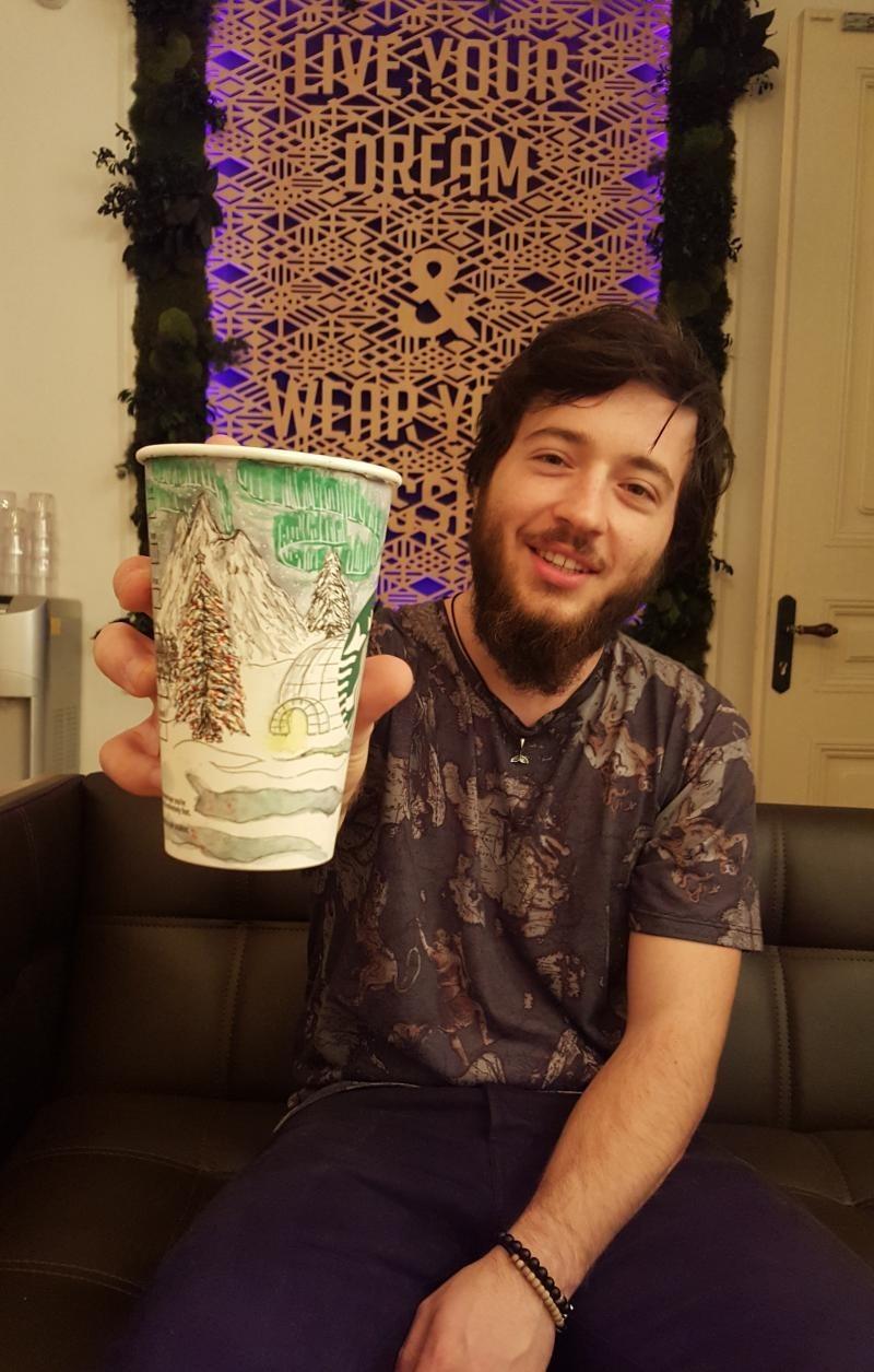 22岁大学生,靠一支画笔就能环游世界,他是怎么做到的?