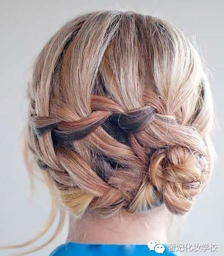 秋天适合戴帽子的编发教程中长发,适合秋天的新中式简单编发
