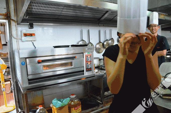 有颜值的披萨制作,合川女汉子