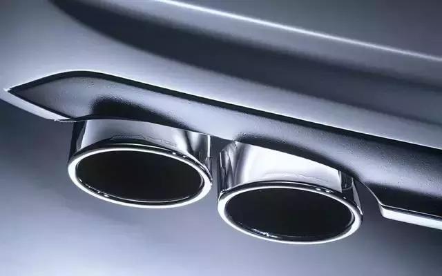 汽车排气管：排气的时候怎么还排出水来了