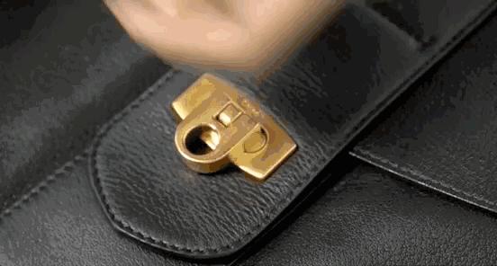 总说要Chanel、LV包包,但你连锁扣怎么打开都不知道!