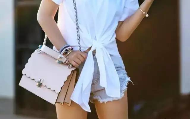 总说要Chanel、LV包包,但你连锁扣怎么打开都不知道!