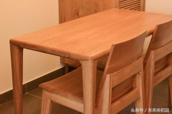 设计师款餐桌款式,时尚餐桌怎么选择尺寸的