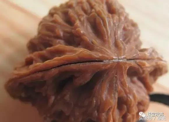 核桃手串开裂怎么补救,核桃开裂如何补救