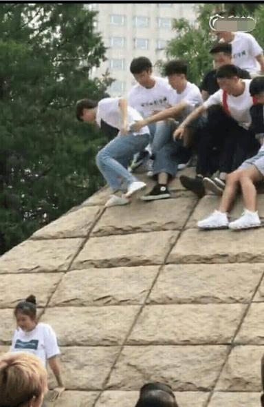 王俊凯和新同学,王俊凯和同学