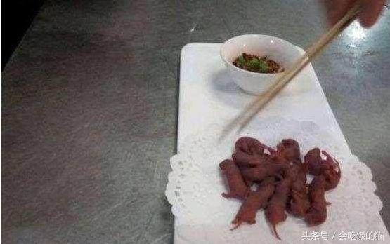 村子里面发现老鼠幼崽,农村田里的老鼠能吃吗