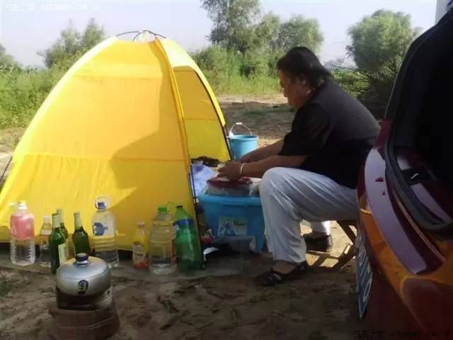 带着老伴穷游,开房车带老伴穷游