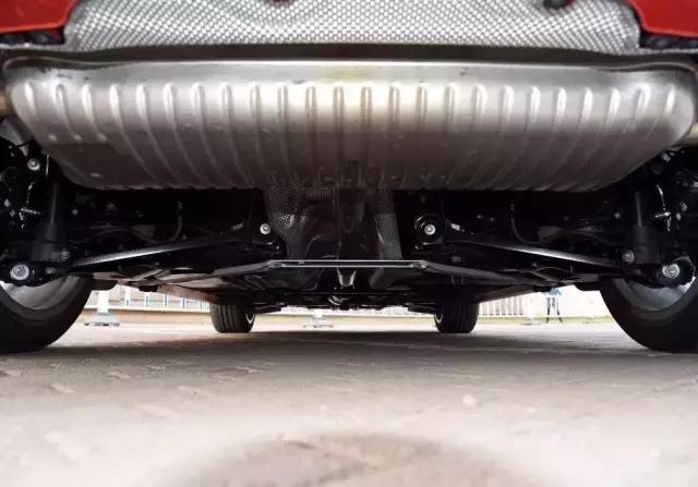 宝马220i旅行试驾,2019款宝马220i旅行版测评视频