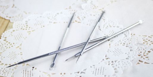 粉刺针弄完痘痘变得很大,粉刺针用了长痘