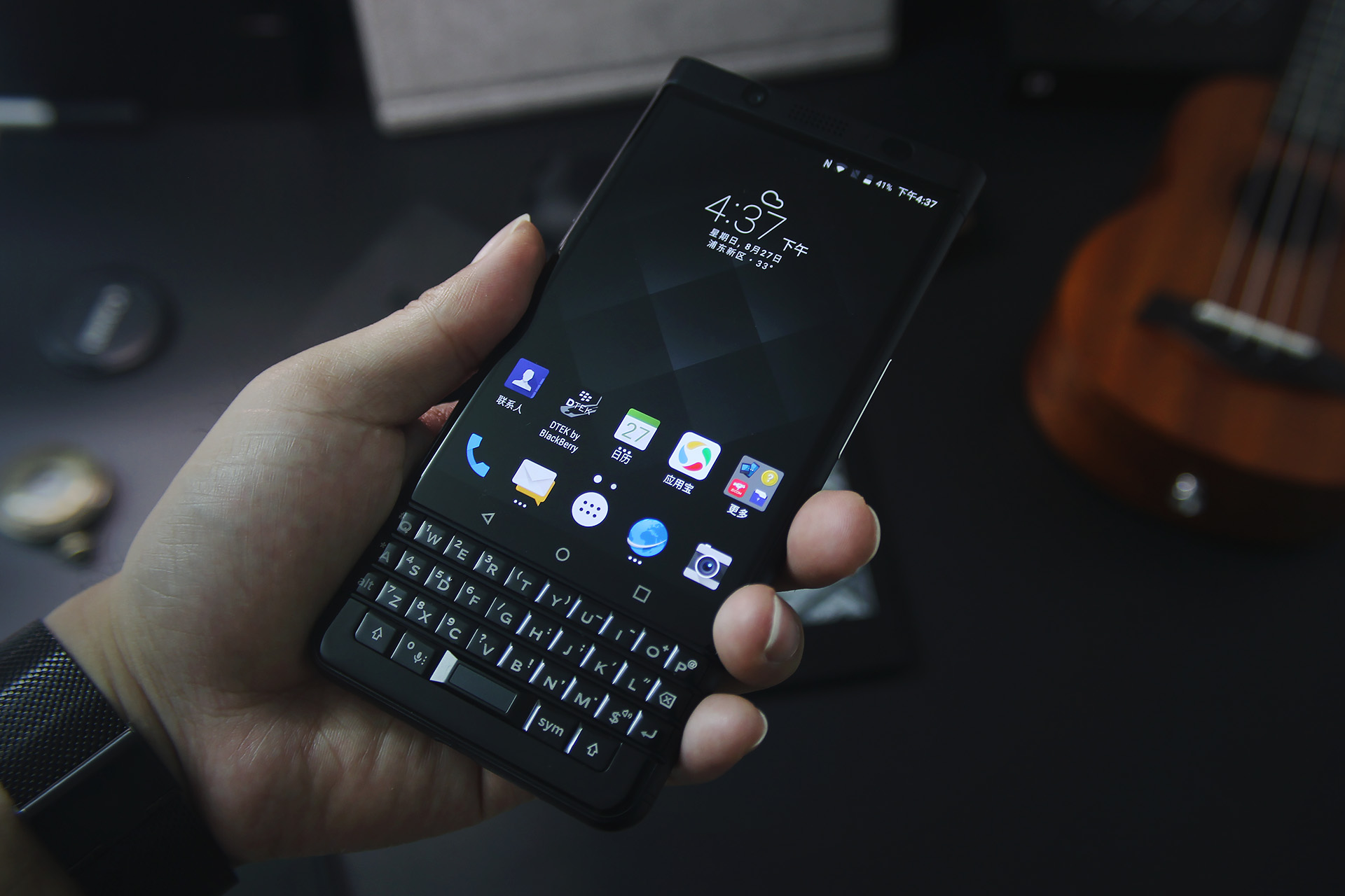 黑莓keyone神操作,黑莓keyone普通版和精英版