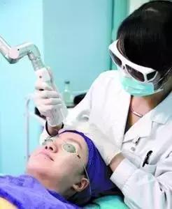 扁平疣打干扰素的危害,男性扁平疣有什么危害