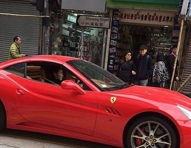谢霆锋张柏芝法拉利,张柏芝开法拉利