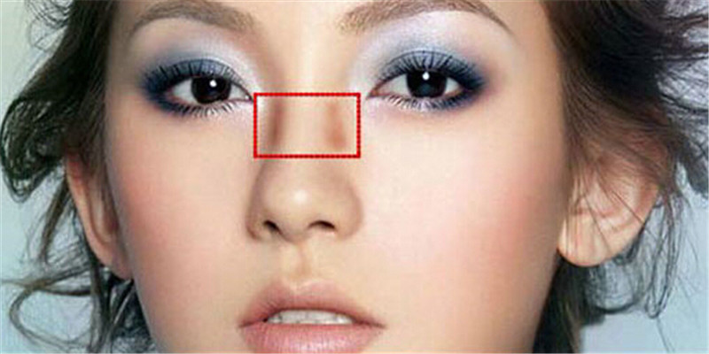 戴框架眼镜会让眼变小吗,长期戴框架眼镜脸部会变形吗