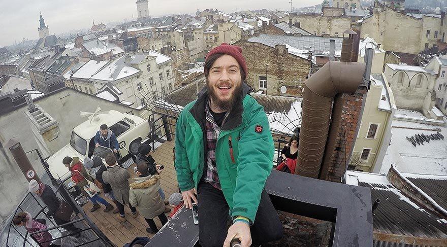 22岁大学生,靠一支画笔就能环游世界,他是怎么做到的?