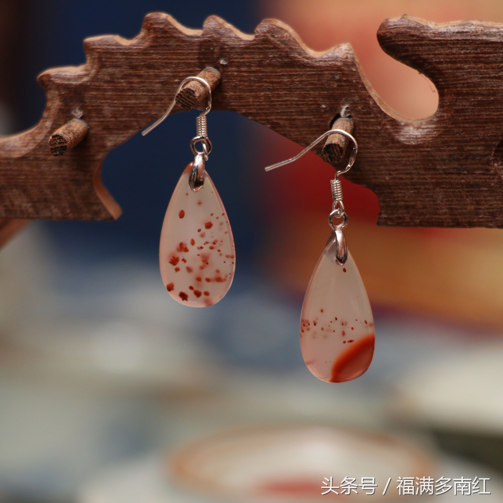 假南红冰飘是什么材料做的,保山冰飘南红怎么辨别真假