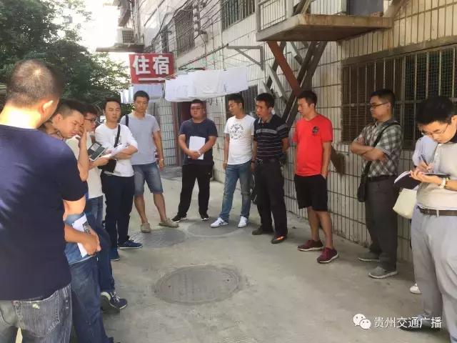 市民举报污水满出来啦!12345市长热线来解决