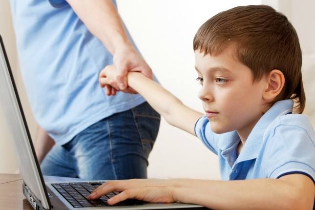 每一个沉迷于《王者荣耀》的孩子,都缺少一位“好母亲”