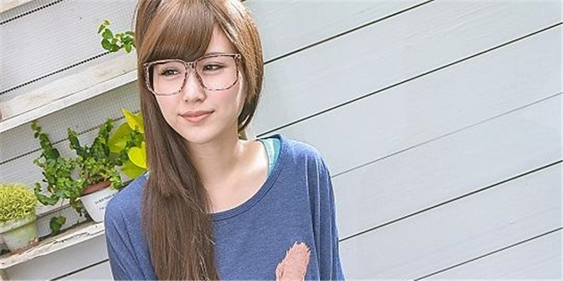 戴框架眼镜会让眼变小吗,长期戴框架眼镜脸部会变形吗