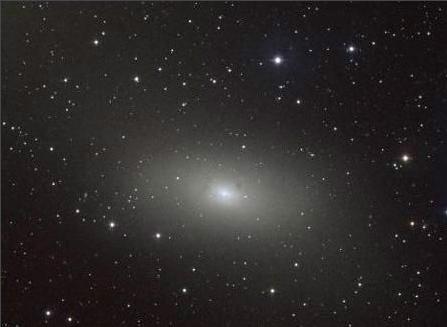 银河系的黑洞会吞噬整个星系吗,银河系旁边的星系有黑洞