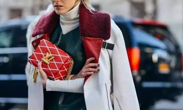 总说要Chanel、LV包包,但你连锁扣怎么打开都不知道!