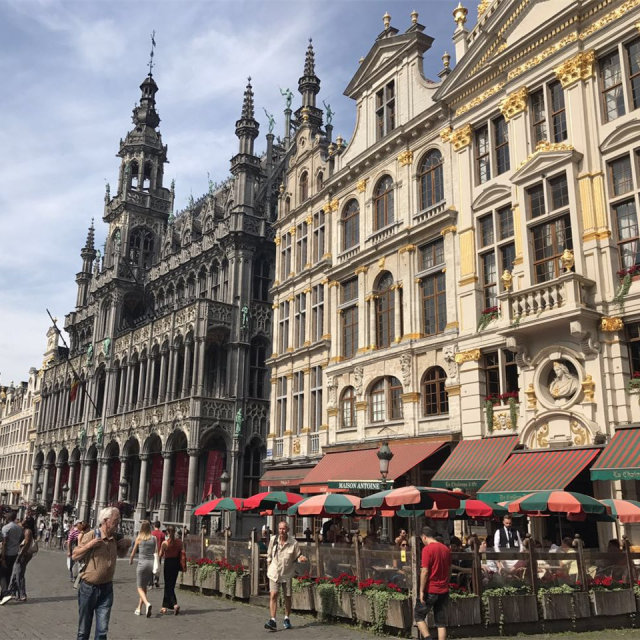 学姐学长的朋友圈，飞过一整个世界