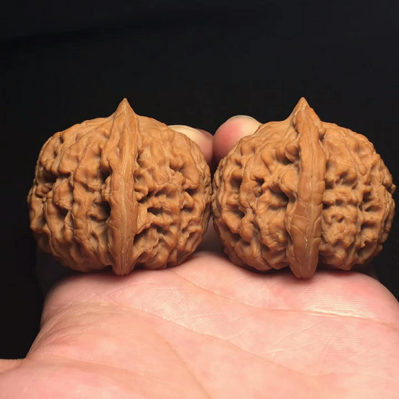 文玩核桃的魅力究竟在哪儿,文玩核桃为什么值钱