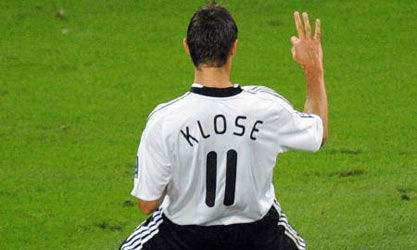 足球哪个人是最好的,足球谁巅峰最强