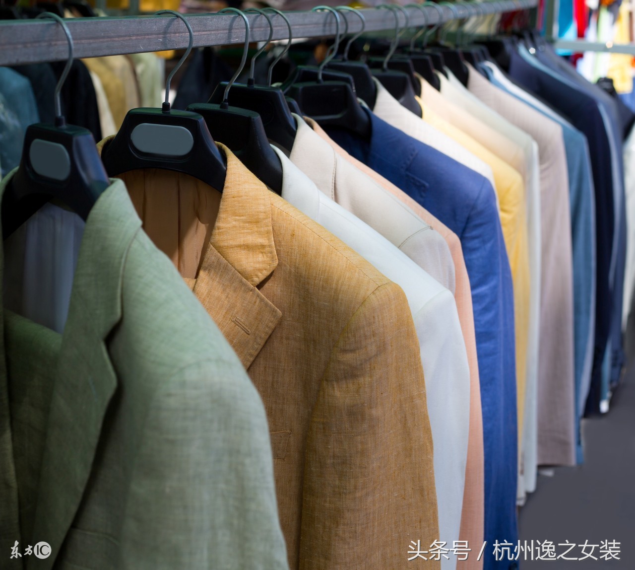 服装店衣服整体怎么陈列出高级感,服装换季陈列技巧面面观