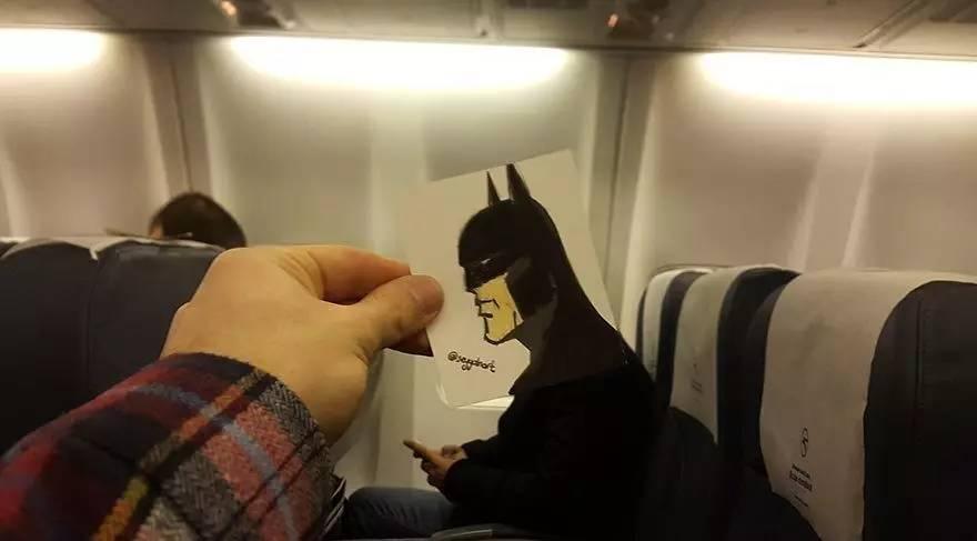 22岁大学生,靠一支画笔就能环游世界,他是怎么做到的?