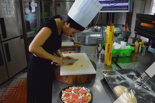 有颜值的披萨制作,合川女汉子