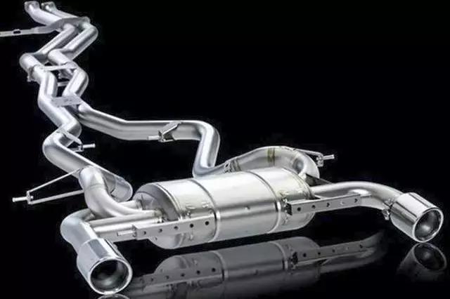 汽车排气管：排气的时候怎么还排出水来了