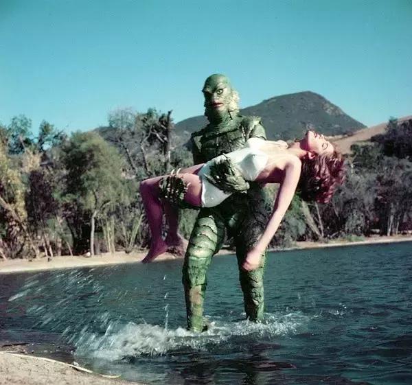 精心挑选的100部恐怖片,23年鬼片推荐恐怖前十名