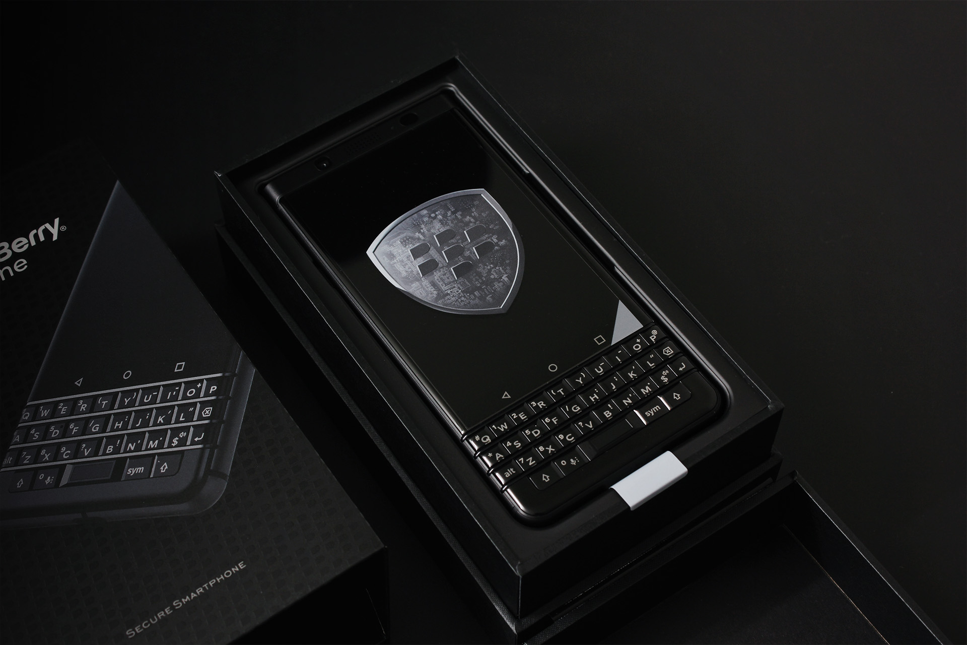 黑莓keyone神操作,黑莓keyone普通版和精英版