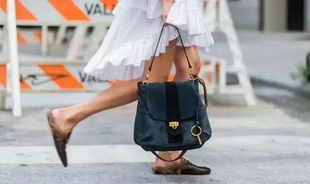 总说要Chanel、LV包包,但你连锁扣怎么打开都不知道!