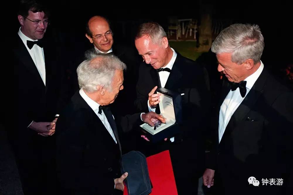 朗格走世界图片,朗格诵读