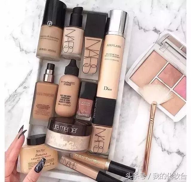 粉底液脱妆浮粉严重怎么办,粉底液不暗沉不脱妆不卡粉推荐