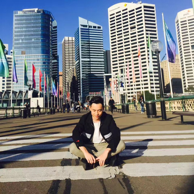 学姐学长的朋友圈，飞过一整个世界