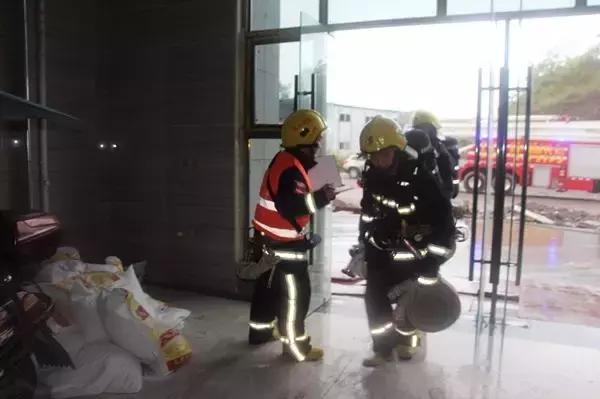 大厦消防火灾应急演练,高楼着火消防怎么扑救