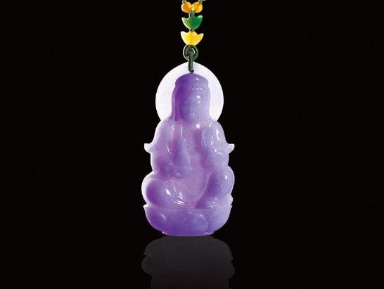 不同光线颜色不变的翡翠是假的吗,哪种颜色的翡翠好