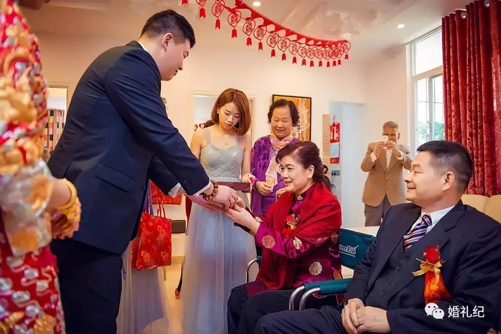 端庄大气的妈妈装婚礼,得体大方的妈妈穿搭