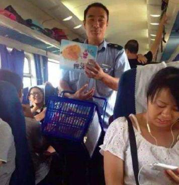 还记得火车上的推销员吗，他们一个月工资多少呢？赚的越来越少了